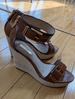 Louise et Cie Tan Leather Ankle-Strap Wedge Sandals